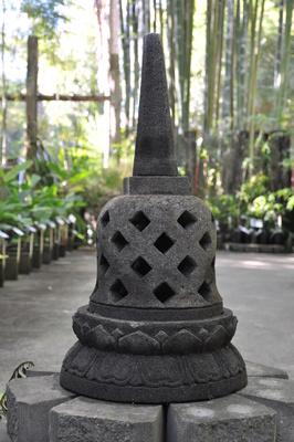 Lavastone stupa - Borobudur - 75cm