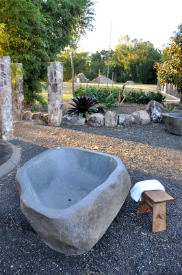 Riverstone bathtub - 160 x 100 x 43cm internal