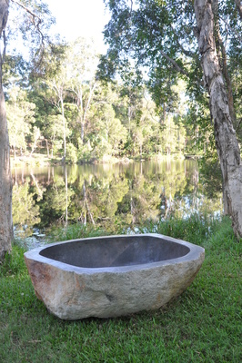 Riverstone bathtub - 165 x 120 x 48cm internal