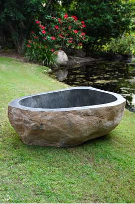 Riverstone bathtub No.34 - 175 x 137 x 60cm external