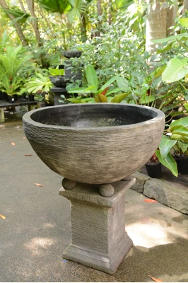 Water bowl 70cm on tall stand (SET)