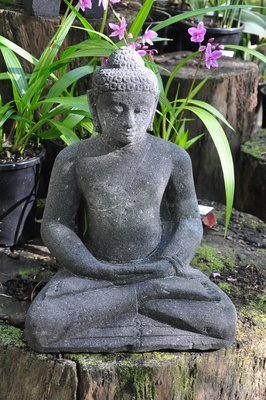 Lavastone sitting Buddha - 40cm