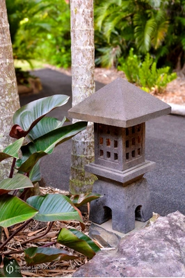 Hand carved lavastone lantern - 95 x 45 x 45cm