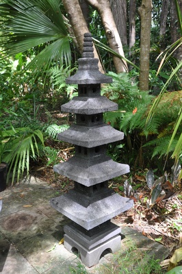 Lava stone pagoda - 5 tier - 145 x 40 x 40cm