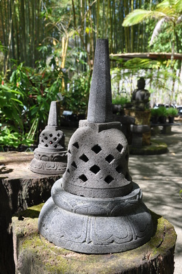 Lavastone stupa - Borobudur - 60cm