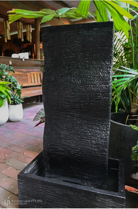 Wave water feature - Black Terrazzo