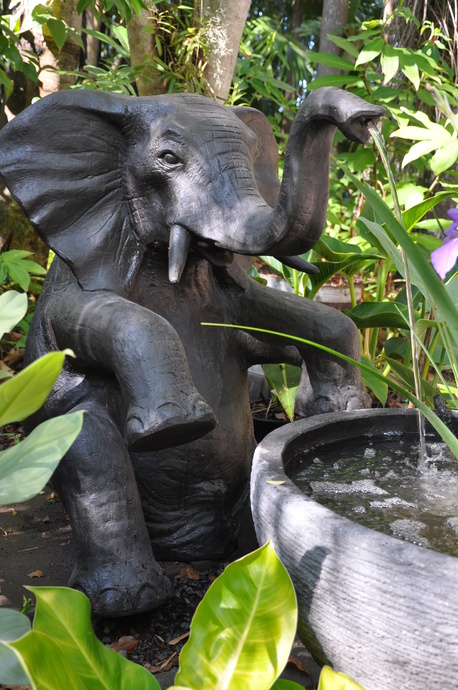 GRC Sitting elephant water feature - 100cm